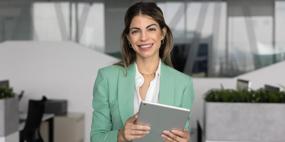 Corretora de imóveis mostrando como criar um branding imobiliário que gera resultados.