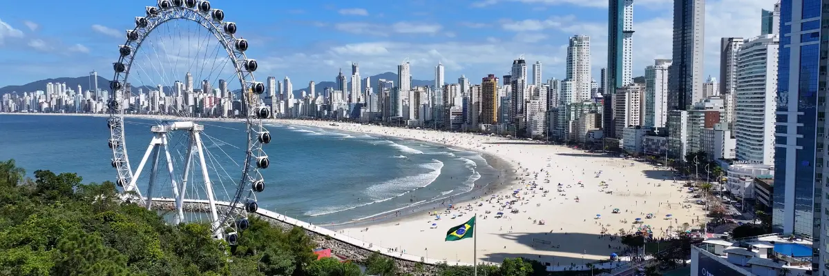 Imagem aérea da cidade de Balneário Camboriú.